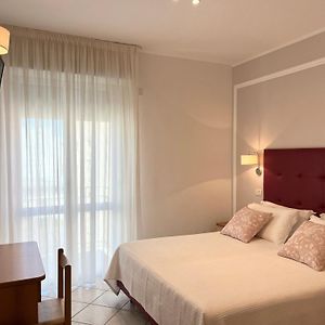 Double or Twin Room Partial Sea View